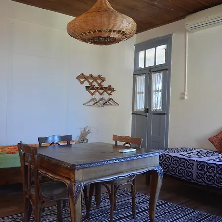 Taksiyarhis Guest house 3*