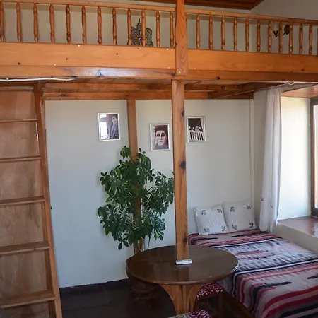 Taksiyarhis Guest house 3*