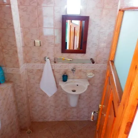 Taksiyarhis Guest house Ayvalik