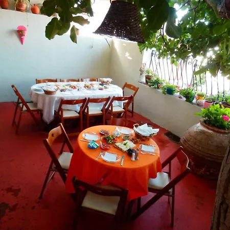 Guest house Taksiyarhis Ayvalik