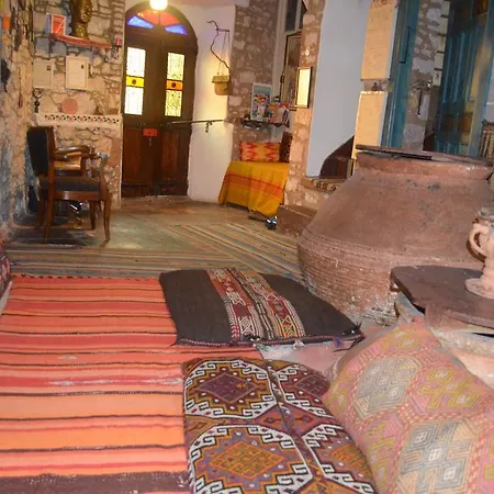 Taksiyarhis Gæstehus Ayvalı