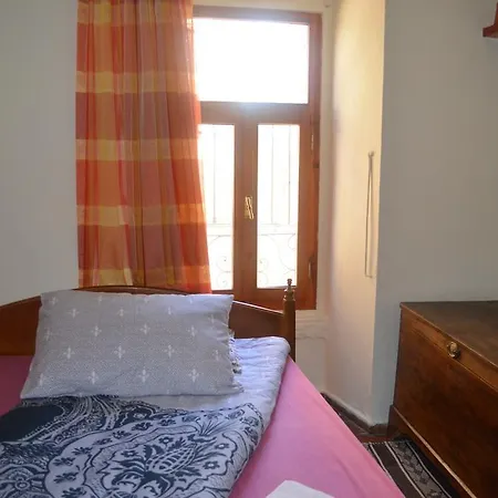 Taksiyarhis Gæstehus Ayvalı