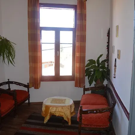 Taksiyarhis Konukevi Ayvalı