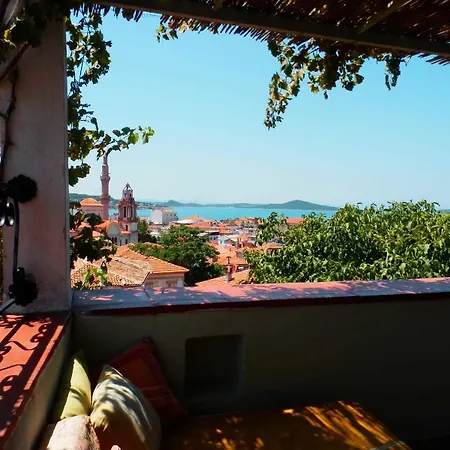 Konukevi Taksiyarhis