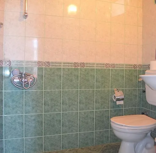 Pensión Taksiyarhis Ayvalı