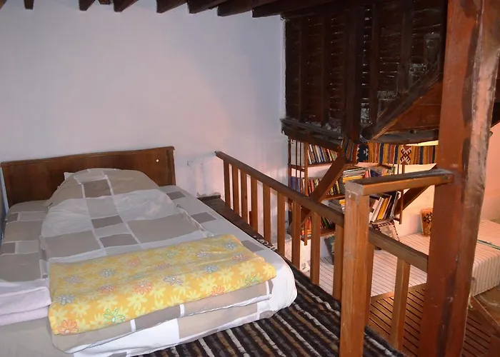 Pensión Taksiyarhis