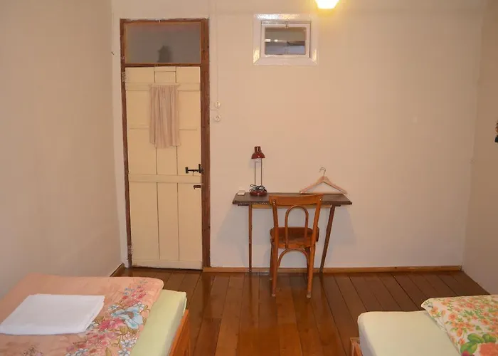 Pensión Taksiyarhis 3*