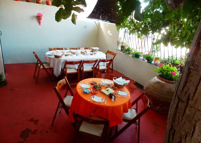 Pensión Taksiyarhis Ayvalı