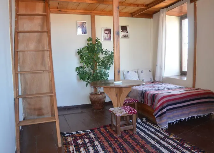 Taksiyarhis Pensión 3*